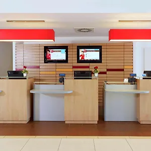 3* מלון Ibis Stare